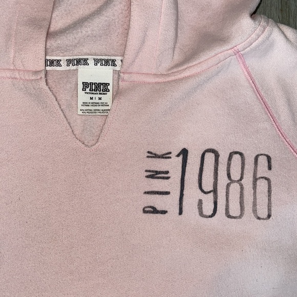 VS Pink medium hoodie - Picture 2 of 3